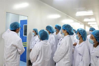 藥學(xué)院實(shí)踐團(tuán)赴上海生物制品研究所開(kāi)展“星耀計(jì)劃”就業(yè)實(shí)踐 探索生物制品生產(chǎn)的奧秘